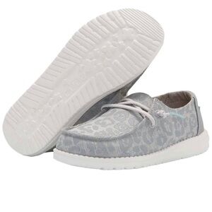 HeyDude Wendy youth cat eye gray loafers size 13